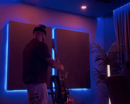 Akustikelemente und Gitarre im Studio Köln